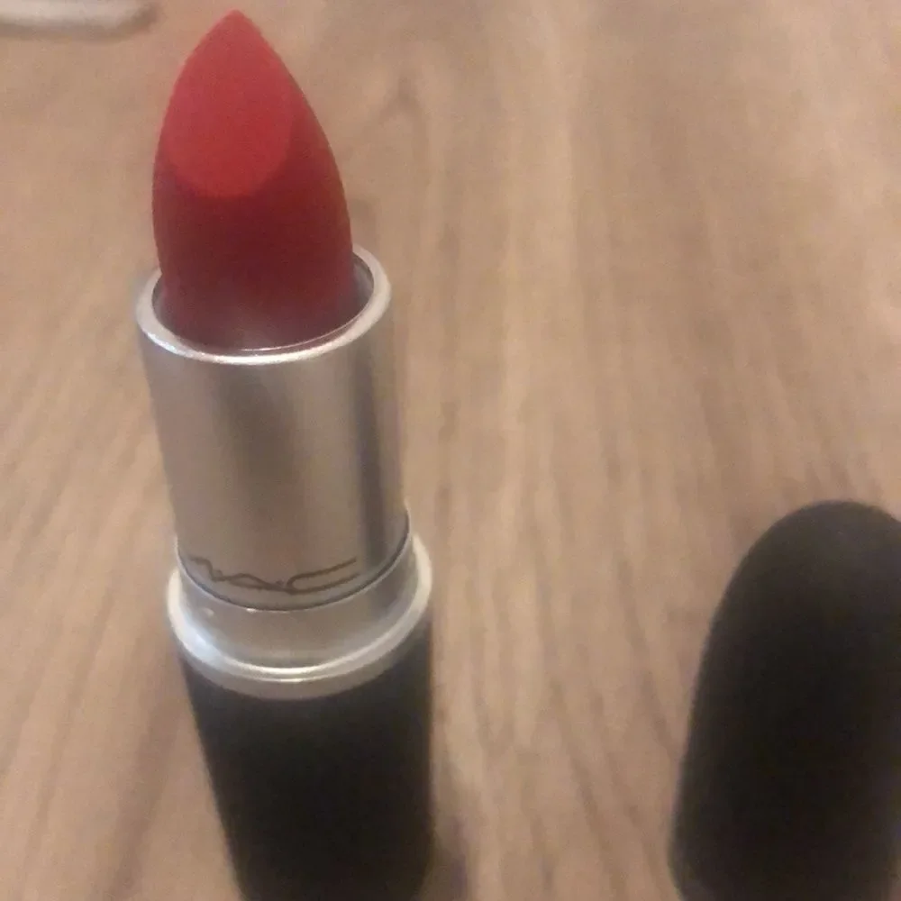Mac POWDER KISS LIPSTICK New never used plus Ipsy bag  3 G / 0.1 US OZ